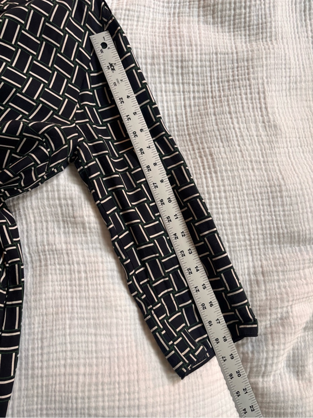 HOBBS of London Navy & White Geometric Button-Front Tunic Dress - Picture 8 of 9